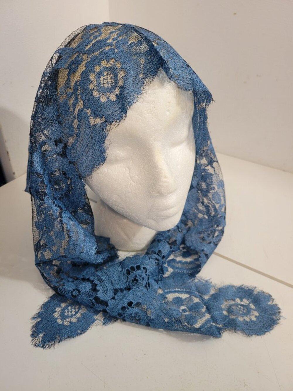 Vintage Head Cover In Lace For Church or ceremonies - Picture 3 of 7